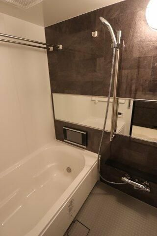 ＧＥＮＯＶＩＡ赤羽の浴室