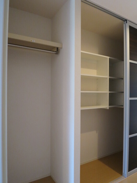ウエストパーク藤の収納|廊下収納