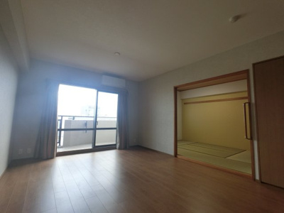 【居間・リビング】 | エクセル西千葉 | リビングのエアコンは撤去予定です