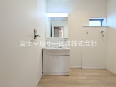 【独立洗面台】 | 浜松市中央区龍禅寺町 2期 新築一戸建て 1号棟 | 独立洗面台です