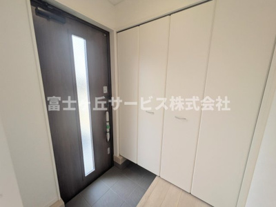 【玄関】 | 浜松市中央区龍禅寺町 2期 新築一戸建て 1号棟 | 玄関です