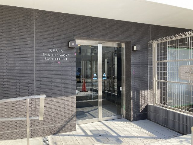 川崎市麻生区上麻生１丁目の賃貸マンションのエントランス