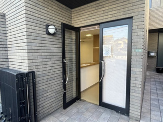 【エントランス】 | 理興ビル