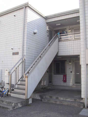 メゾン青木Ａ棟のエントランス