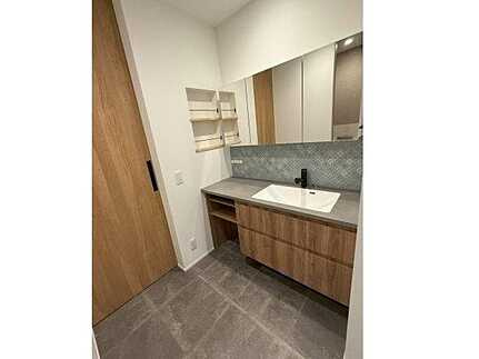 広島市安佐南区川内６丁目の独立洗面台