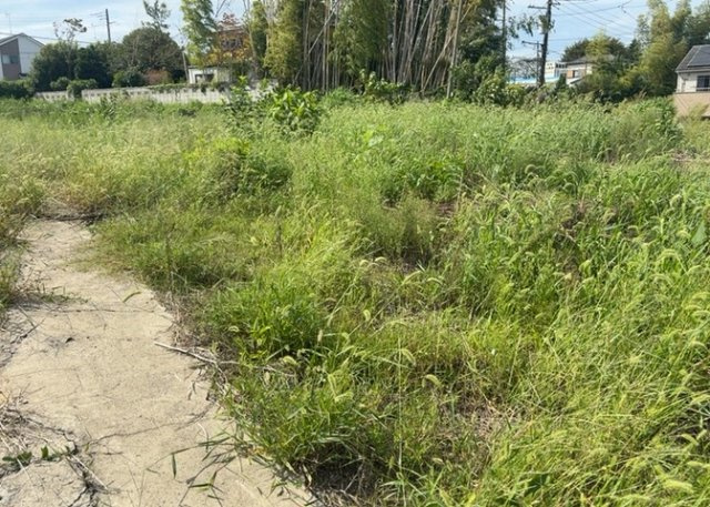 【外観】 | 土地購入を検討されている場合、境界杭がない状態で購入してしまうと境界確定測量をする必要があり、費用がかかります。購入の前に、売主、隣土地所有者立ち合いのもと境界を確定し境界杭を設置するのがベストです。