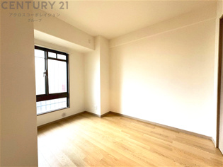 リラックスできるプライベート空間で、快適な睡眠をサポート。個人の好みに合わせたインテリアや寝具で心地良さを追求。プライベートな時間を過ごし、リフレッシュする場所におすすめです。