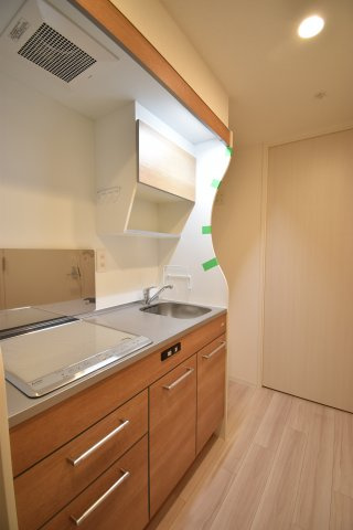 セレニテ難波プリエのキッチン