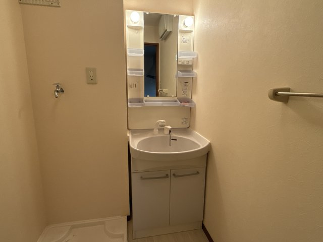 クレインウッド恵美酒　B棟の洗面所