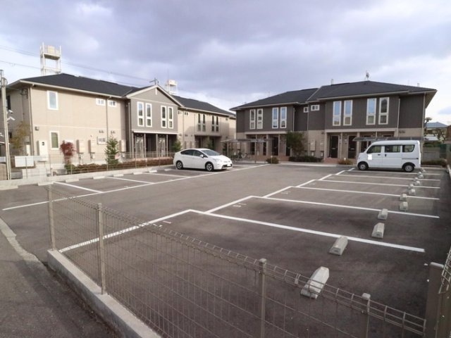 ManoirⅠの駐車場