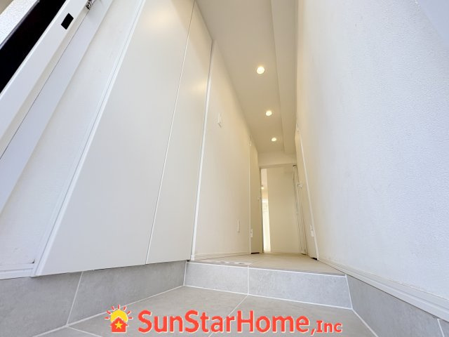 【※サンスターホーム限定物件】ウィスタリヤマンション小川東町201　リノベ済み　角部屋　駅近　3路線利用可の玄関