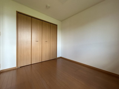 【寝室】 | ハイグランツB