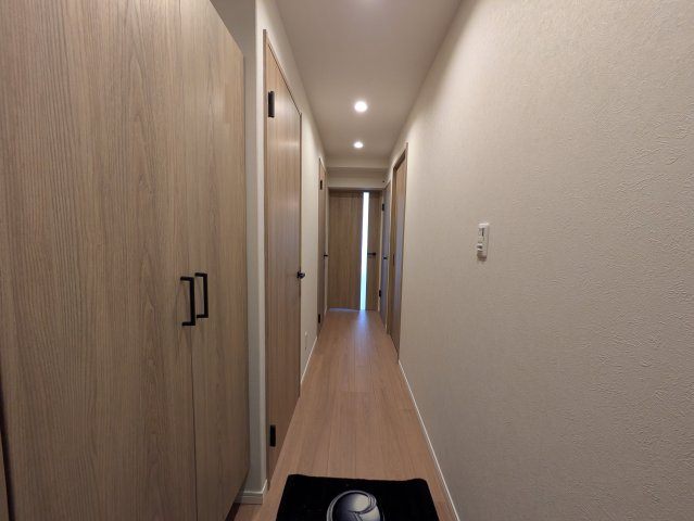 【玄関】ファミリエール古河 