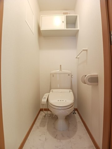 【トイレ】 | ヴィア・ラッテア河久保 | シンプルで使いやすいトイレです