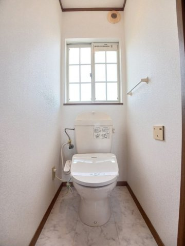 【トイレ】 | メゾンセレッソ　Ⅱ | 落ち着いた色調のトイレです