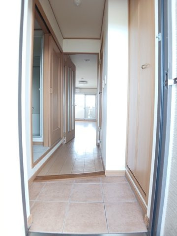 【玄関】 | レジデンスひらお | きれいな玄関です