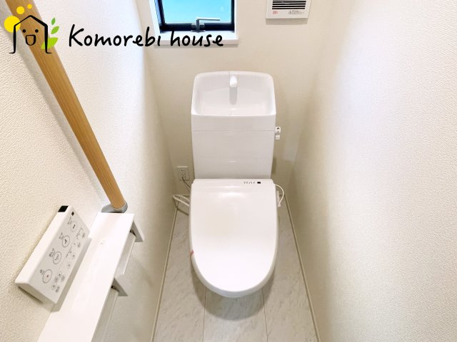 さいたま市西区土屋　新築一戸建て　ハートフルタウン　01のトイレ|12/16撮影