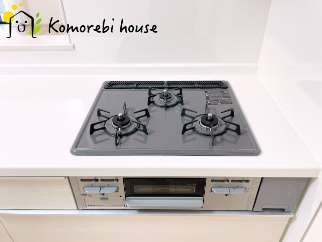 さいたま市西区土屋　新築一戸建て　ハートフルタウン　01のキッチン|12/16撮影