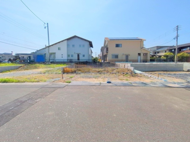 Terrechez　海部郡蟹江町桜2期　全5棟　新築戸建　5号棟の前面道路含む現地写真