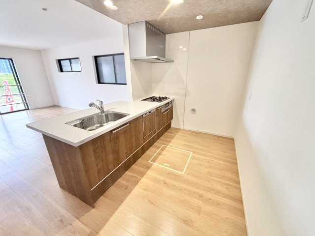 【仲介手数料無料／蟹江町】海部郡蟹江町桜2期　Terrechez　新築戸建　3号棟のキッチン