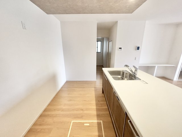 【仲介手数料無料／蟹江町】海部郡蟹江町桜2期　Terrechez　新築戸建　3号棟のキッチン