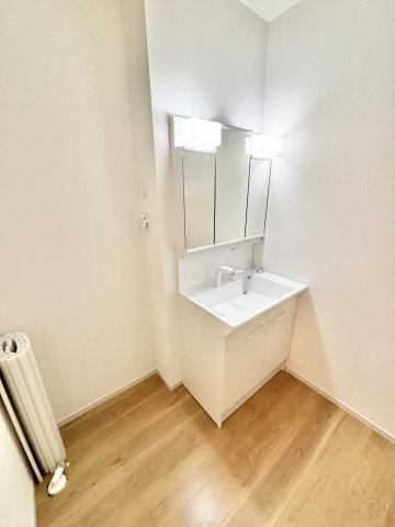 【仲介手数料無料／蟹江町】海部郡蟹江町桜2期　Terrechez　新築戸建　3号棟の独立洗面台