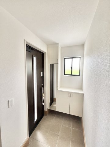 【仲介手数料無料／蟹江町】海部郡蟹江町桜2期　Terrechez　新築戸建　3号棟の玄関