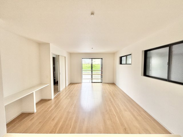 【仲介手数料無料／蟹江町】海部郡蟹江町桜2期　Terrechez　新築戸建　3号棟の居間・リビング