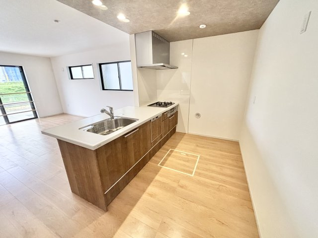 【仲介手数料無料／蟹江町】海部郡蟹江町桜2期　Terrechez　新築戸建　2号棟のキッチン