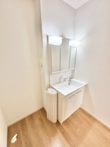 【仲介手数料無料／蟹江町】海部郡蟹江町桜2期　Terrechez　新築戸建　2号棟の独立洗面台