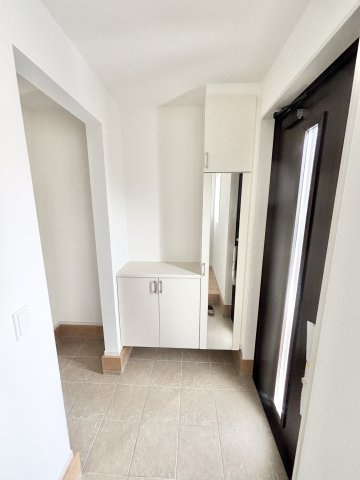 【仲介手数料無料／蟹江町】海部郡蟹江町桜2期　Terrechez　新築戸建　2号棟の玄関