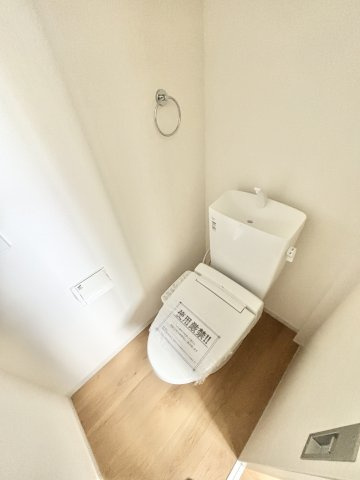 【仲介手数料無料／蟹江町】海部郡蟹江町桜2期　Terrechez　新築戸建　2号棟のトイレ