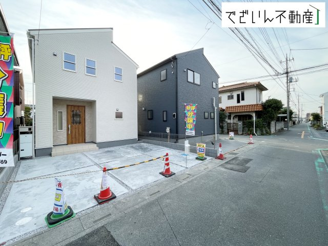 【前面道路含む現地写真】 | Livele Garden.S熊谷市宮本町第2　新築住宅 | ≪2号棟≫ここから始まる「日常」はご家族にとって大切で貴重な時間。ご家族皆さんが笑顔に包まれる素敵な生活が待っていることでしょう。
現地(2025年11月撮影)