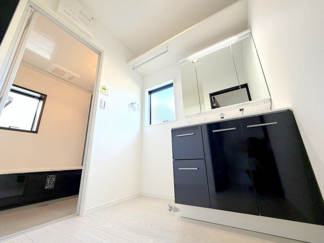 あきる野市野辺　新築分譲の洗面所