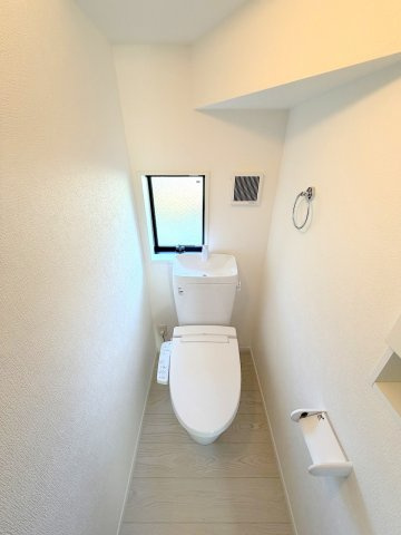 あきる野市野辺　新築分譲のトイレ