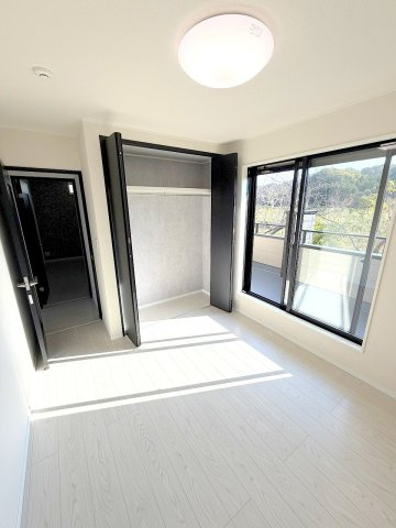 あきる野市野辺　新築分譲の洋室