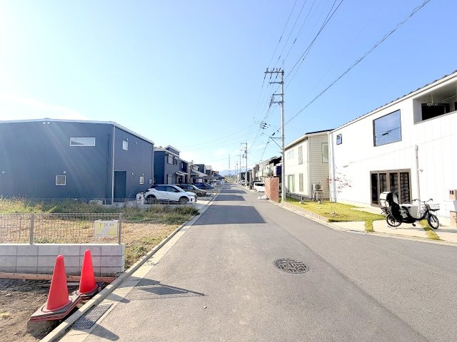 あきる野市野辺　新築分譲の前面道路含む現地写真