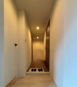 ニューミラ明大前の玄関