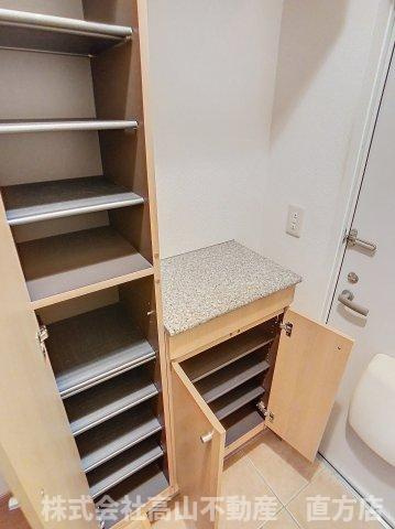 ファミーユ・Ｋ　Ｂの玄関