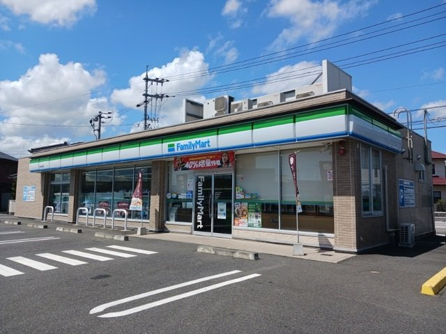 アヴェニールの周辺|ファミリーマートさんまで500m