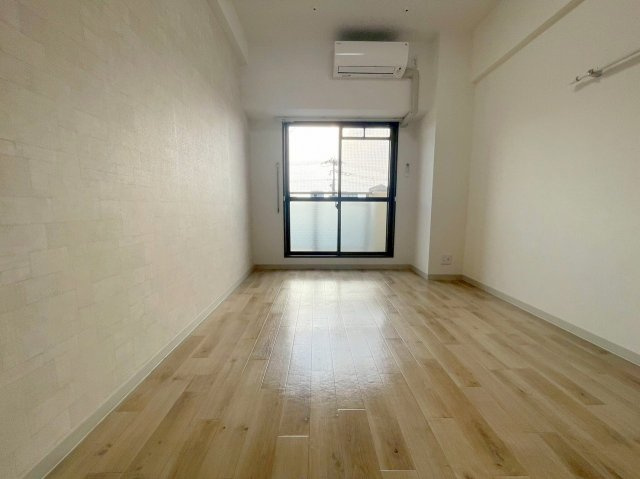 ローズコーポ新大阪8の居間・リビング