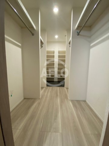 TORISIA Reve　茨田北小学校区の寝室|TORISIA　Reve　ウォークスルークローゼット