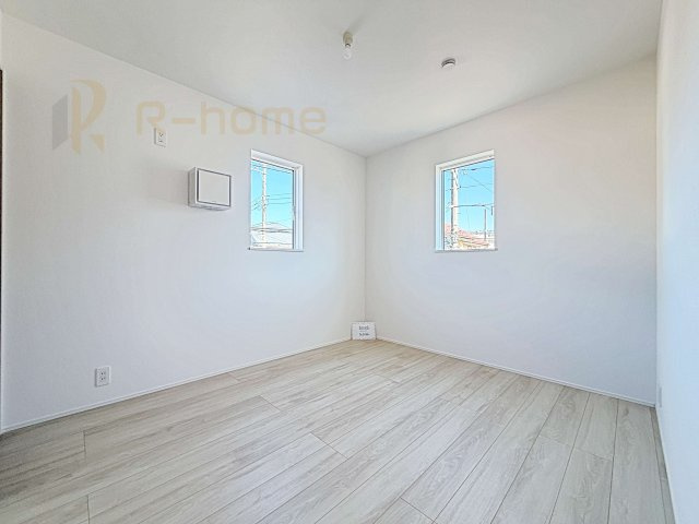 守谷市美園2丁目第1期　新築戸建て　1号棟の洋室|2面窓の風通しの良い洋室です♪差し込む暖かな陽当たりで、室内がくつろげる空間に早変わりです♪