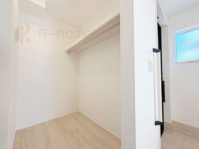 守谷市美園2丁目第1期　新築戸建て　1号棟の収納|たっぷり収納できるファミリークローク！家族で活用できる嬉しい収納スペース♪