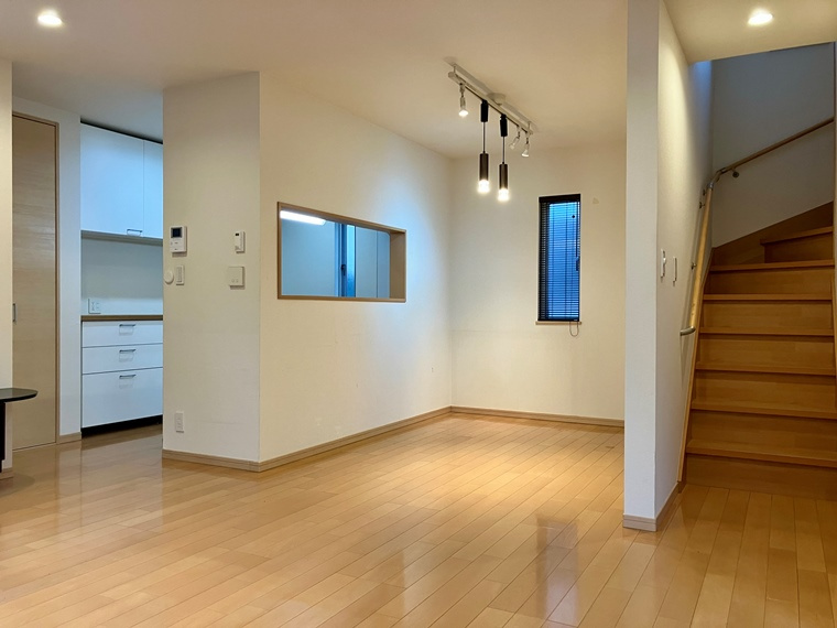 新治町戸建の内装