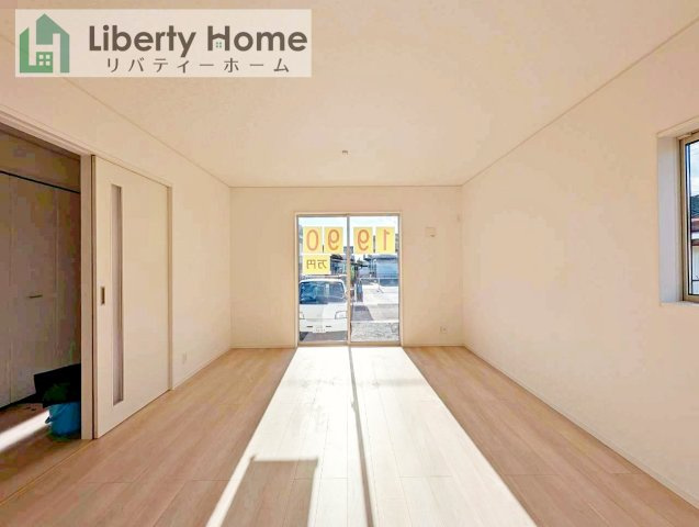 笠間市旭町第8　新築戸建　2号棟の居間・リビング