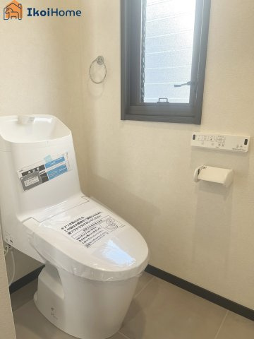 明石市松が丘3丁目　中古戸建のトイレ|【ホームページに現地動画掲載中】●年中無休：当日予約可●各階は節水タイプのウォッシュレット付お手洗い
