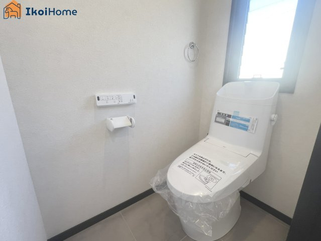 明石市松が丘3丁目　中古戸建のトイレ|【ホームページに現地動画掲載中】●年中無休：当日予約可●トイレが2か所あるので夜中も安心です。