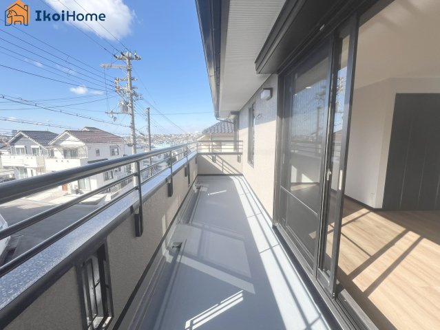 明石市松が丘3丁目　中古戸建のバルコニー|【ホームページに現地動画掲載中】●年中無休：当日予約可●バルコニー広々！お洗濯沢山干していただけます