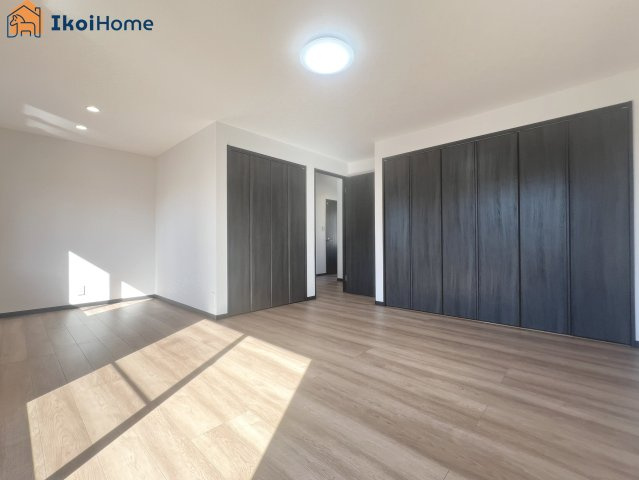 明石市松が丘3丁目　中古戸建の寝室|【ホームページに現地動画掲載中】●年中無休：当日予約可●全居室10.7帖でゆったりとしております♪